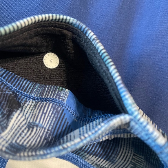 Lululemon On Pace Patterned Cropped Leggings Blue - Picture 8 of 12